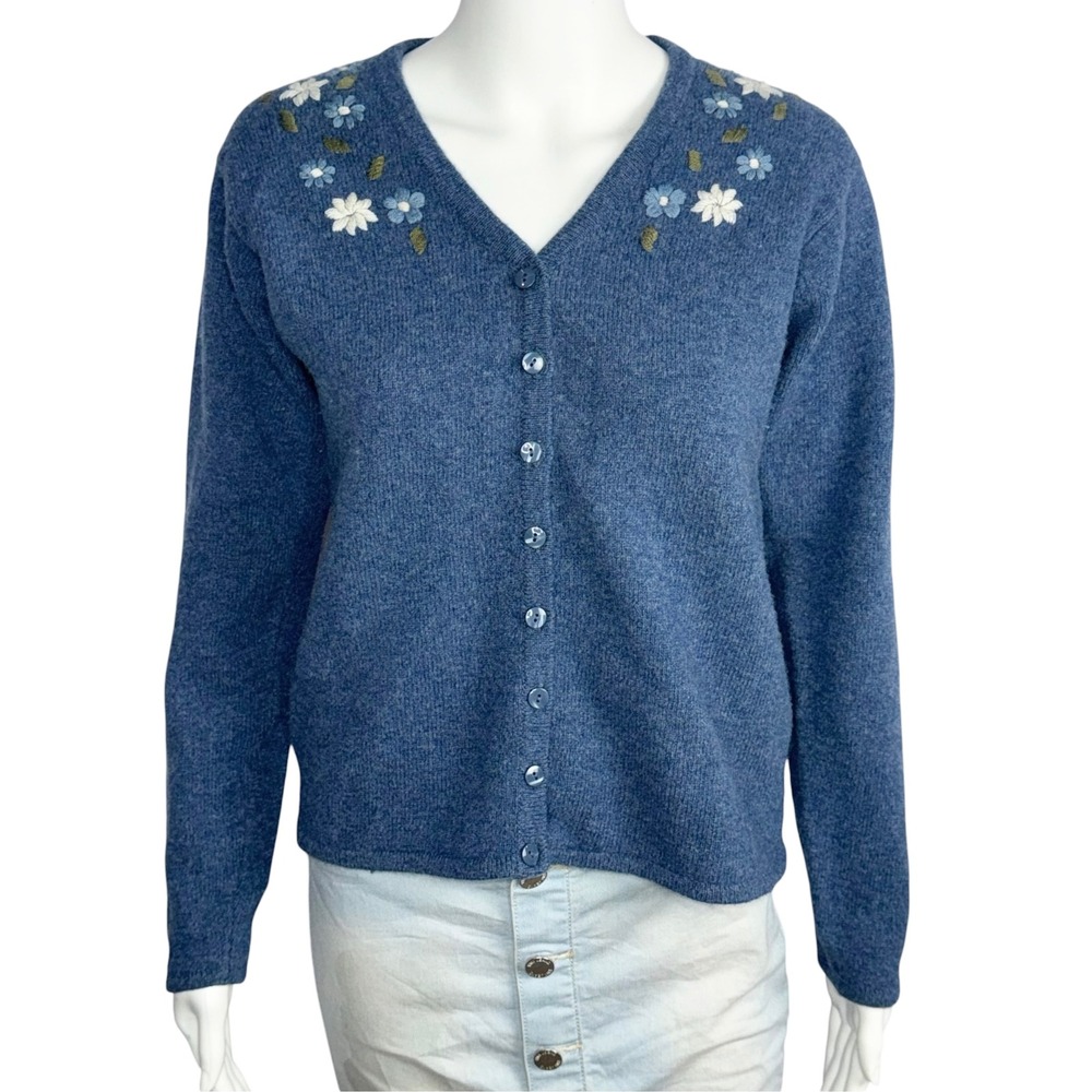 Eddie Bauer Vintage Blue Lambswool Floral Embroidered V-Neck Cardigan Sweater M